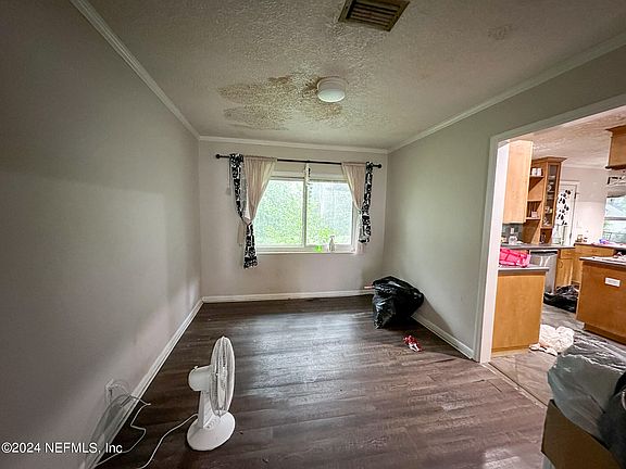 4th image of 5443 WHITNEY Street