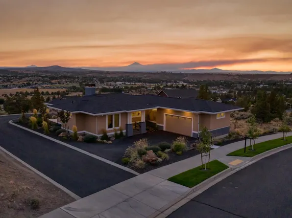 444 SE Wildflower Dr, Madras, OR 97741