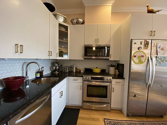 4th image of 51 Woodhull St APT 4A