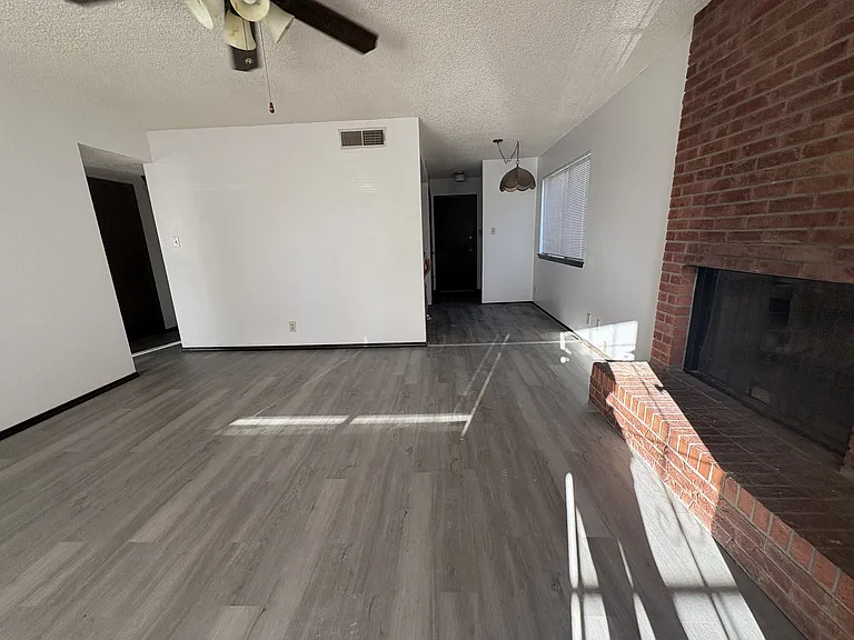 404 Rainbow Ct SE #A — Photo 3