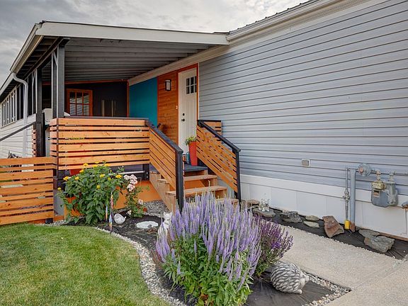 4th image of 25 Westover Cres W