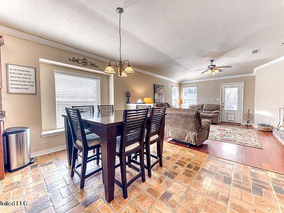 3rd image of 10269 English Manor Dr