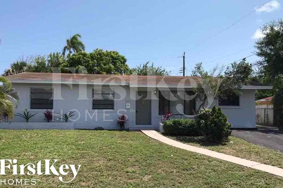 1st image of 2840 SW 2nd Ct