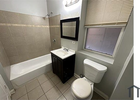 3rd image of 5450 S Indiana Ave #1