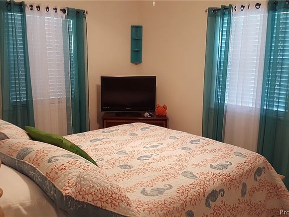 4th image of 162 NE Woodberry Dr