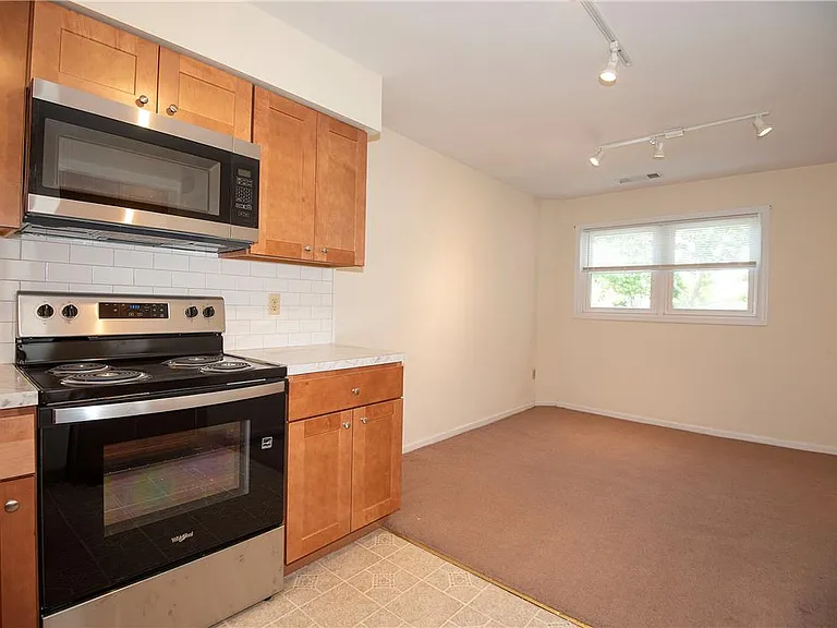 8324 Willow Run — Photo 8