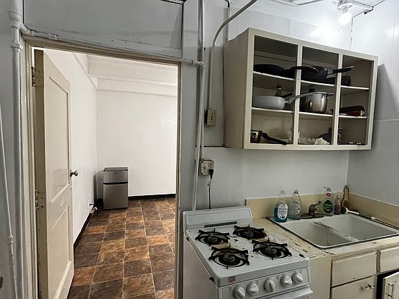3rd image of 3804 Brandt St #204
