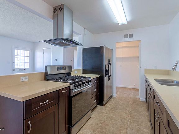 5th image of 786 Thayer Ln
