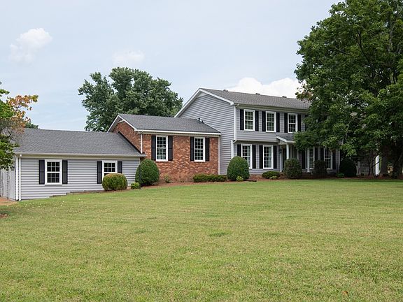 2nd image of 100 Iroquois Ct