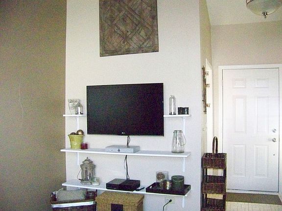5th image of 768 Dogwood Ln