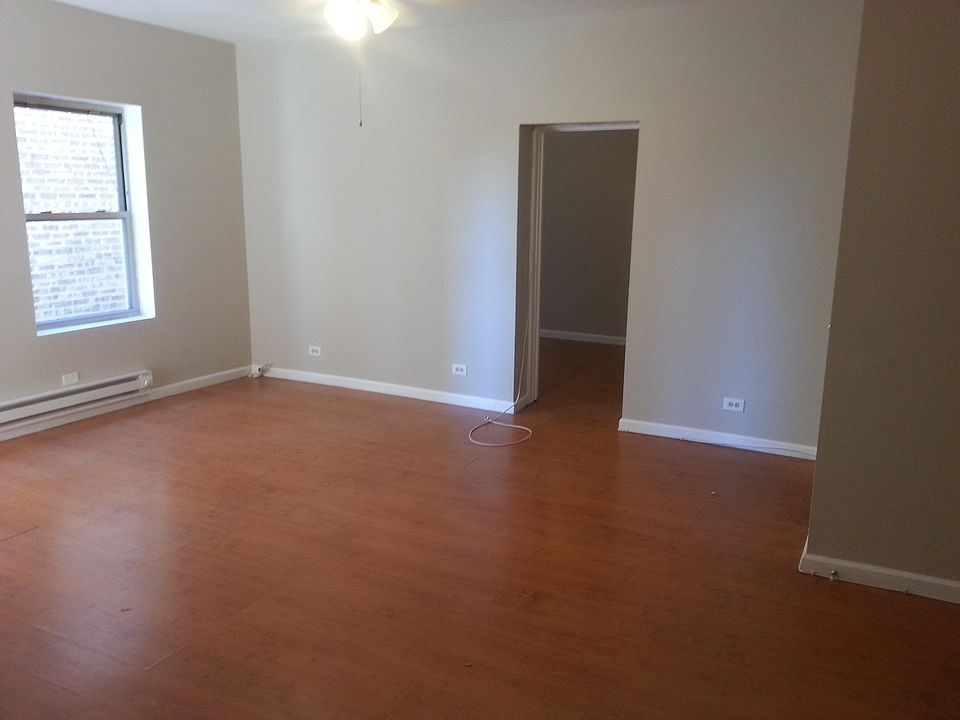 2nd image of 5511 N Kenmore Ave APT 403