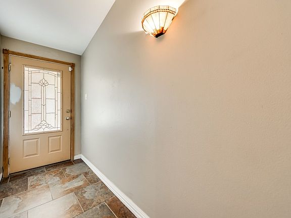 4th image of 3313 W Dengar Ave