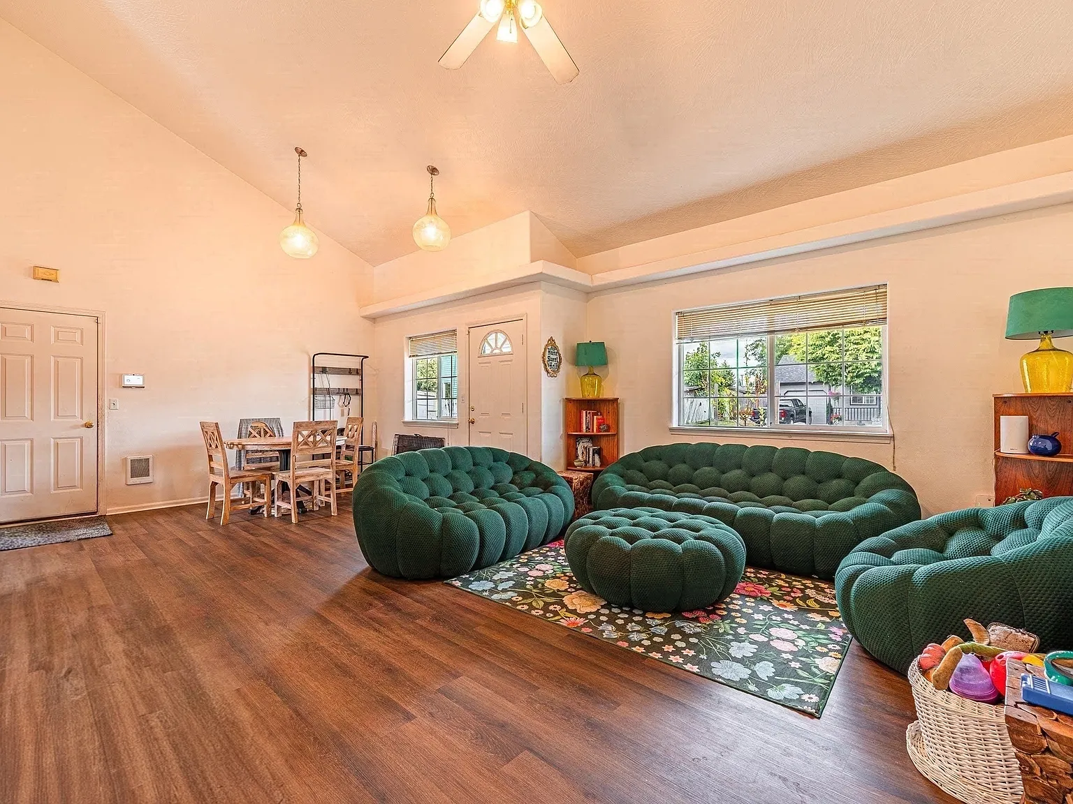 2 bed, 1100 sqft, $1,995 — Photo 4