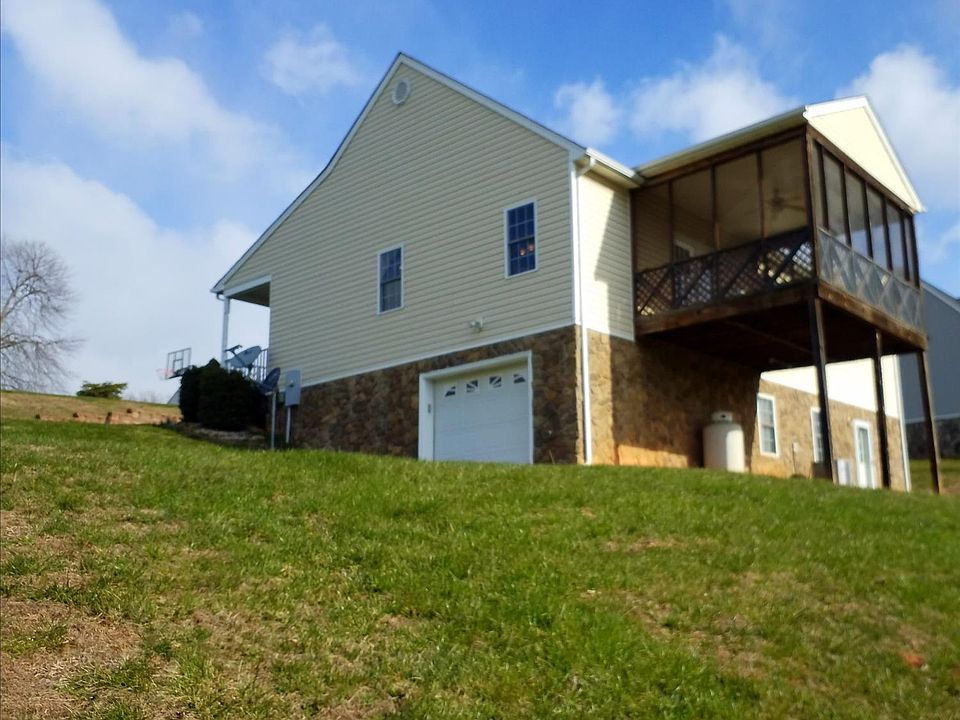 1st image of 115 Kings Grant Dr