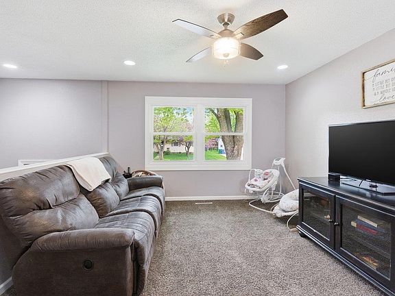5th image of 1102 Woodring Dr