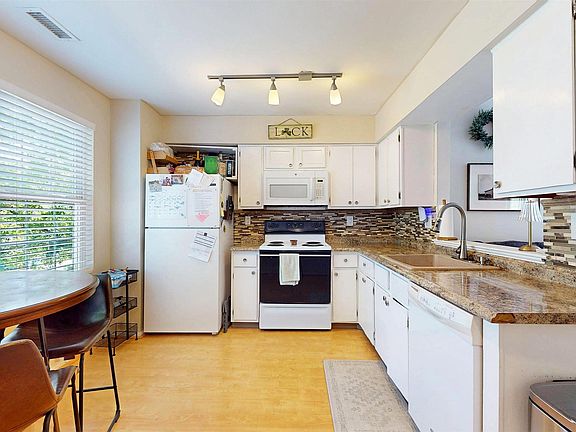 4th image of 35 Waterview Dr Unit 35