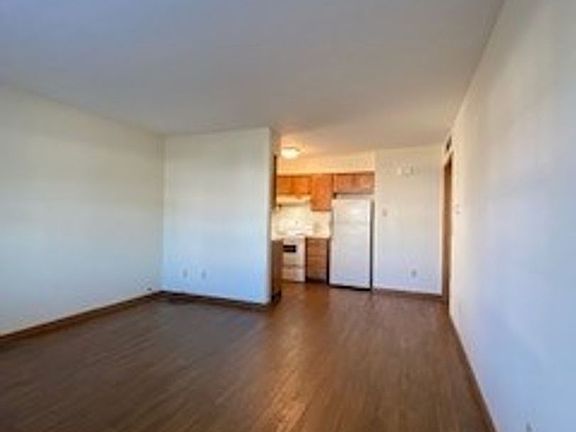 3rd image of 208 Stonewall Ct APT 1*