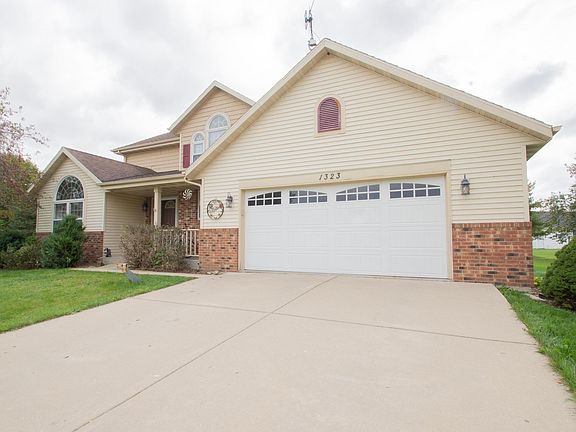 3rd image of 1323 Heritage Ct