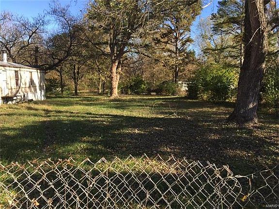 4th image of 9593 Meadow Dr