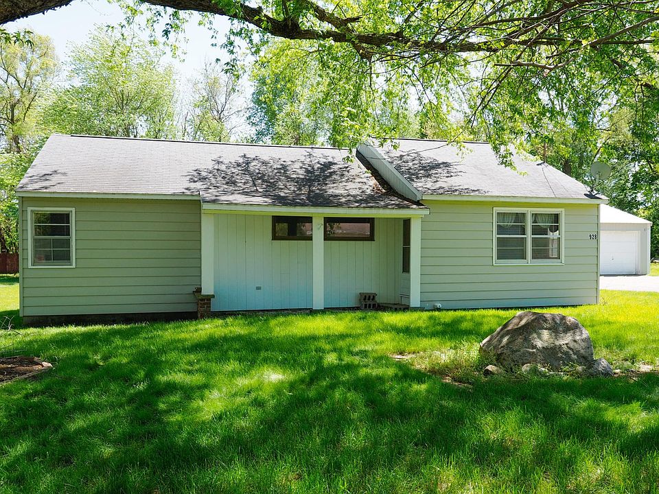 928 Charles St-101
