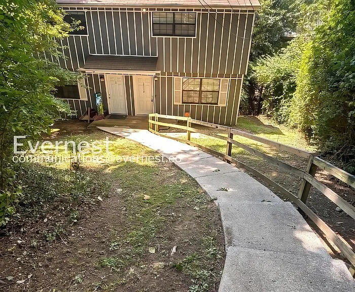 1710 Ichabod Ln #B — Photo 21