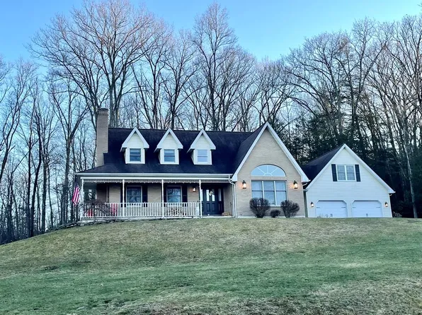381 Queen Esther Dr, Sayre, PA 18840