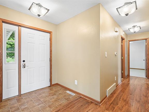 3rd image of 507 C Ave