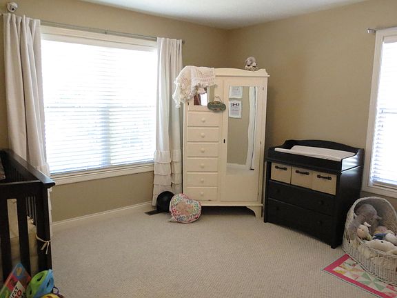 4th image of 549 N Admirals Pointe Dr
