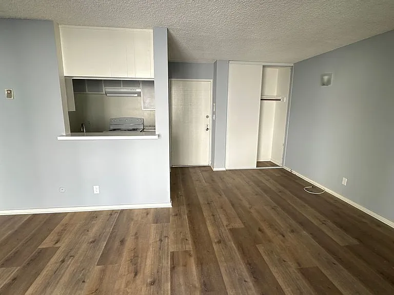 400 S. Kingsley Drive — Photo 32
