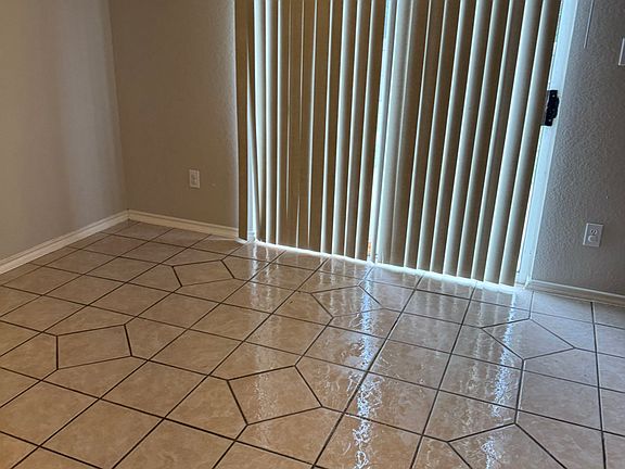 5th image of 309 Wedgewood Ln