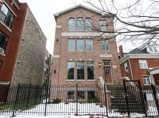 2042 N Oakley Ave, Chicago, IL 60647