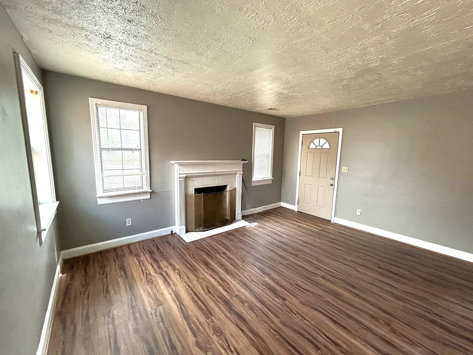 4 bed, 1629 sqft, $1,300 — Photo 2
