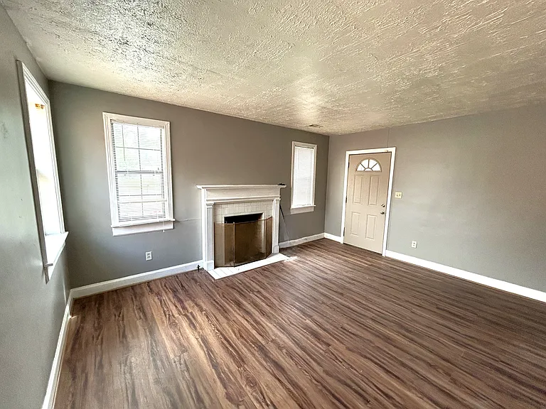 3616 Gaston Ave — Photo 2