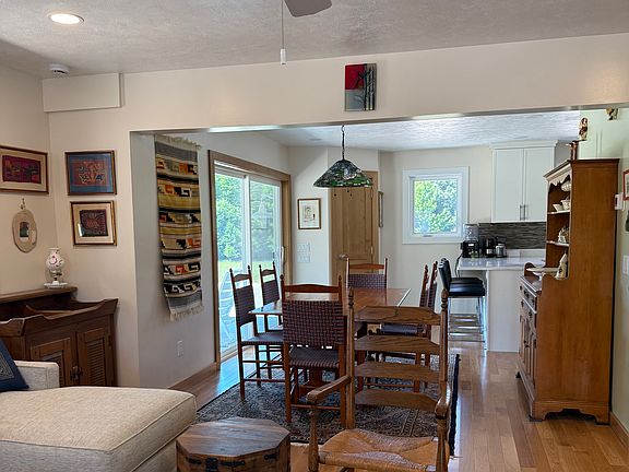 3rd image of 2265 W School Lake Rd