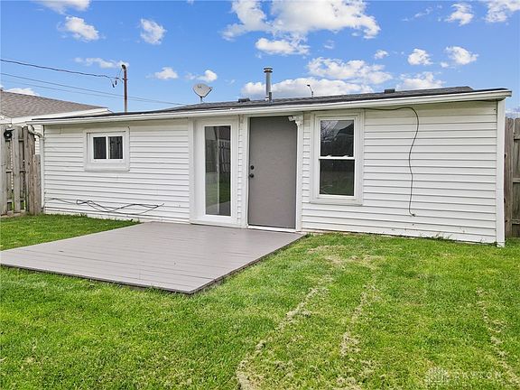 5th image of 906 Blaine Ave