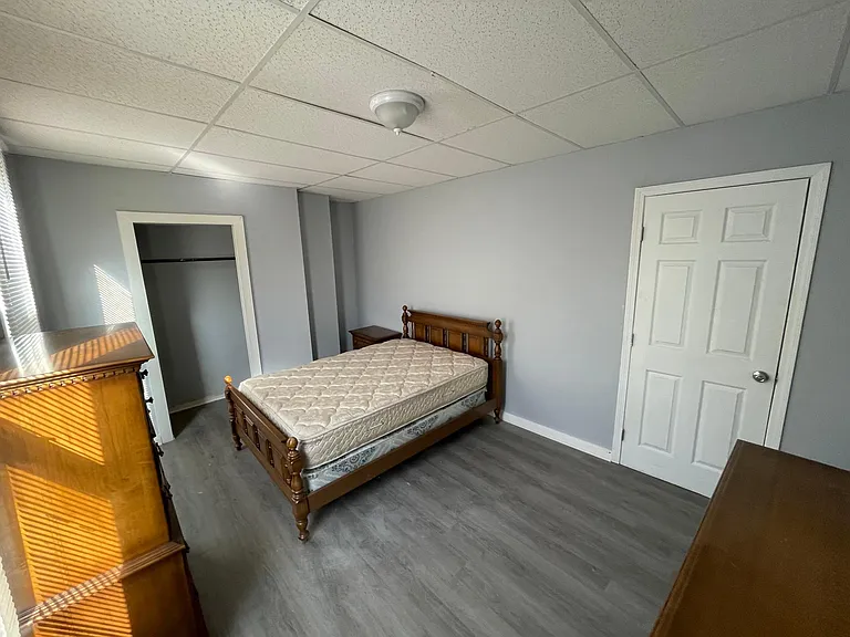 2407 Duncan St — Photo 4