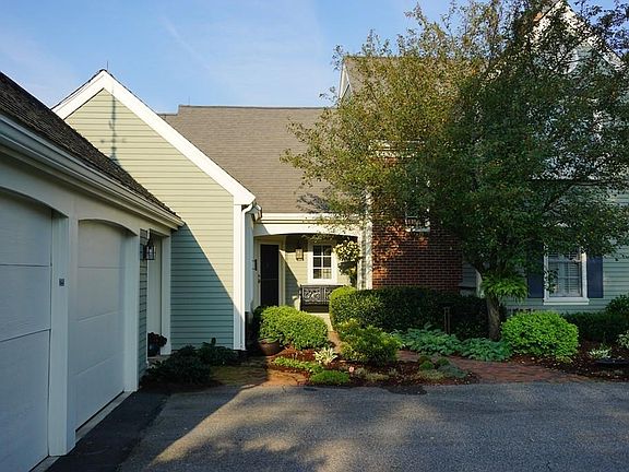 5th image of 2 Great Hill Dr #2