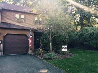 98 Patriots Rd, Morris Plains, NJ 07950