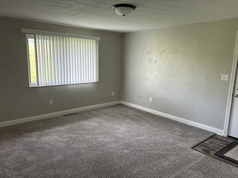 1023 Old Main St — Photo 10