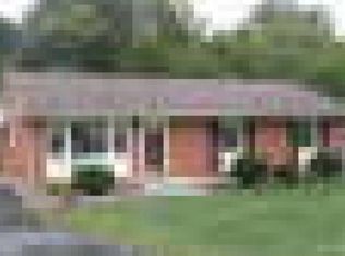 360 Clubhouse Dr, Roanoke, VA 24019