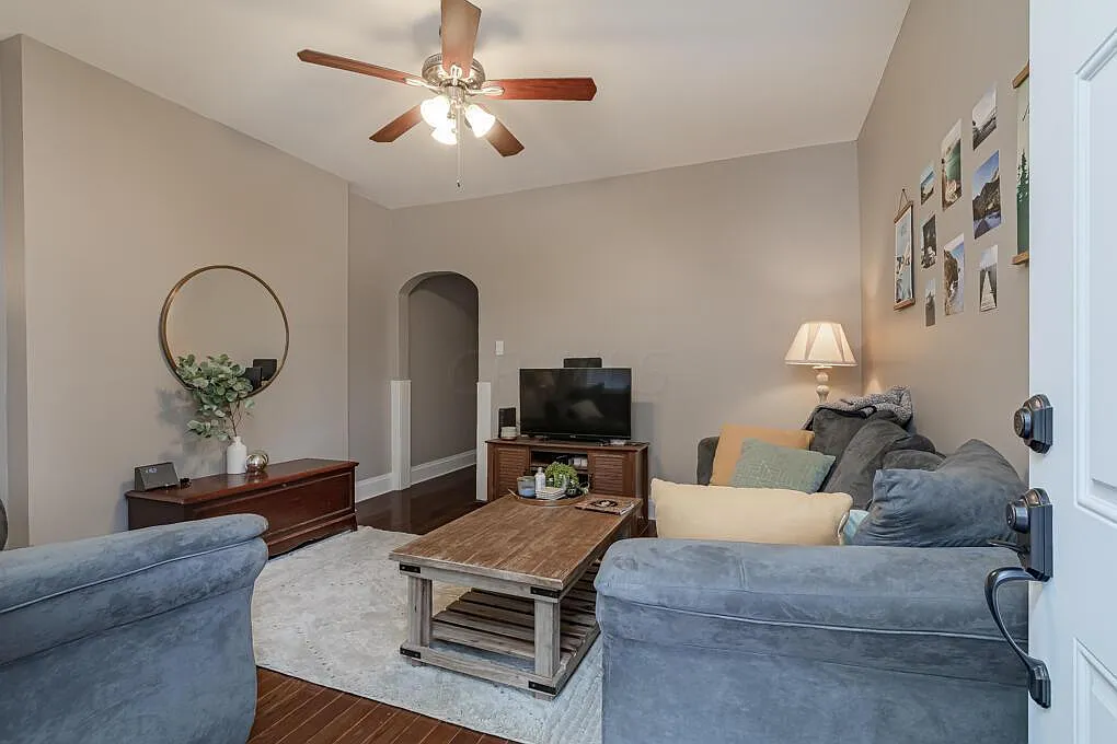 2 bed, 1500 sqft, $2,300 — Photo 4
