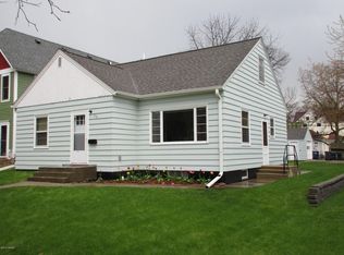 308 E 3rd St, Morris, MN 56267
