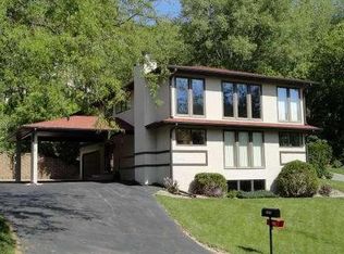 N1975 Joy Ln, La Crosse, WI 54601