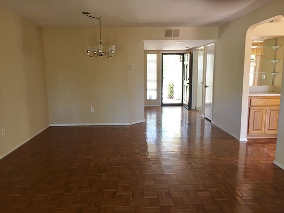 LIVING ROOM DINNING ROOM COMBO