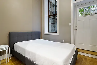 Rented by Safdie Realty Group