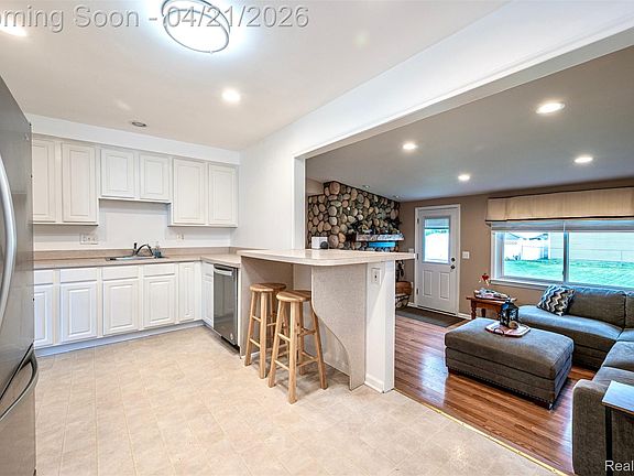 3rd image of 3317 Normandy Rd