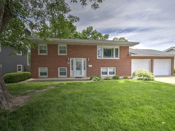 4133 N Buckingham Dr, Decatur, IL 62526