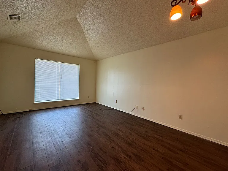 6124 SW Oak Cliff Ave — Photo 2