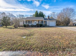 213 Timberland Dr, Grover, NC 28073