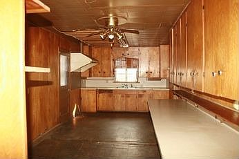 3rd image of 4060 E Lynwood Dr